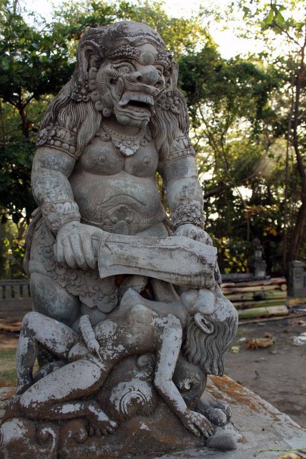 Sculptures étranges