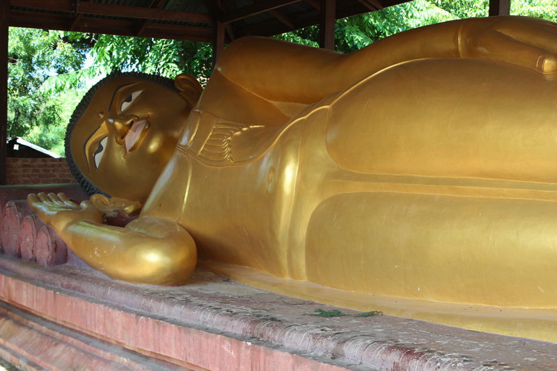 Bouddha visiter Bagan