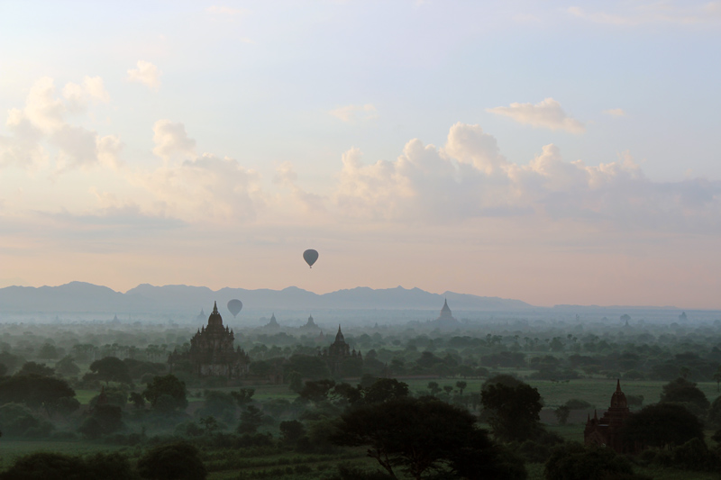 Lever du jour à Bagan Birmanie