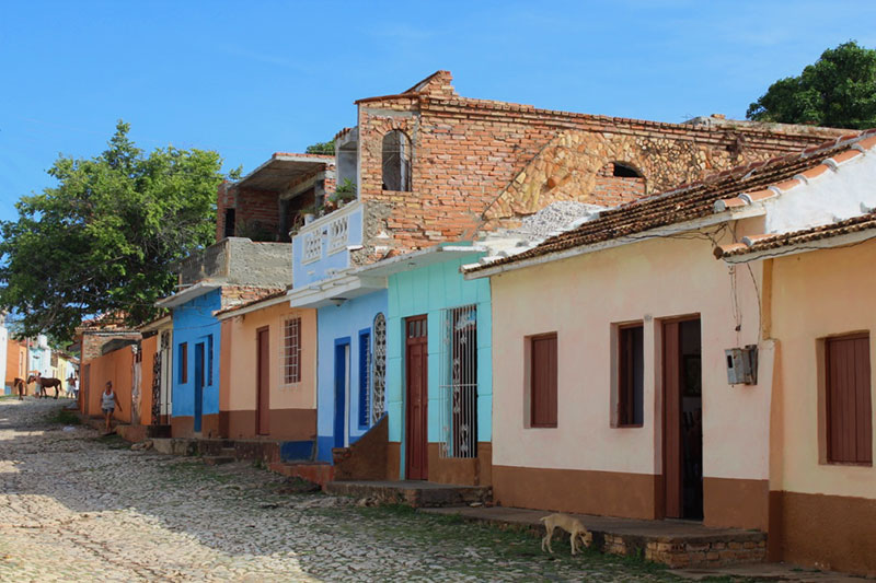 Maisons colorées du centre historique à Trinidad