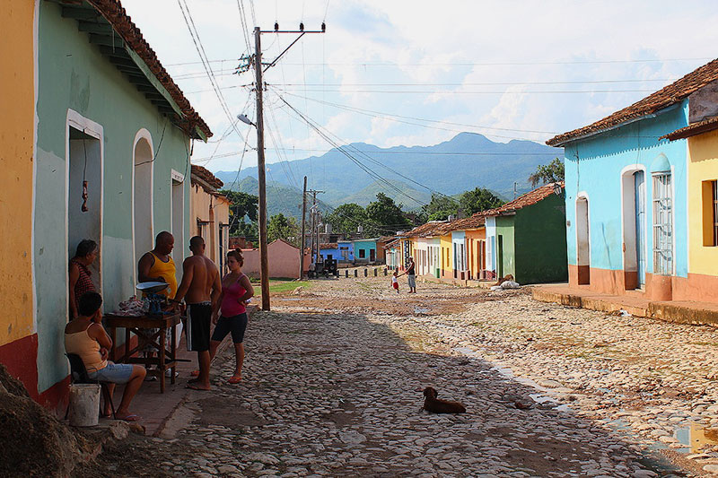 Scène de vie dans les rues de Trinidad