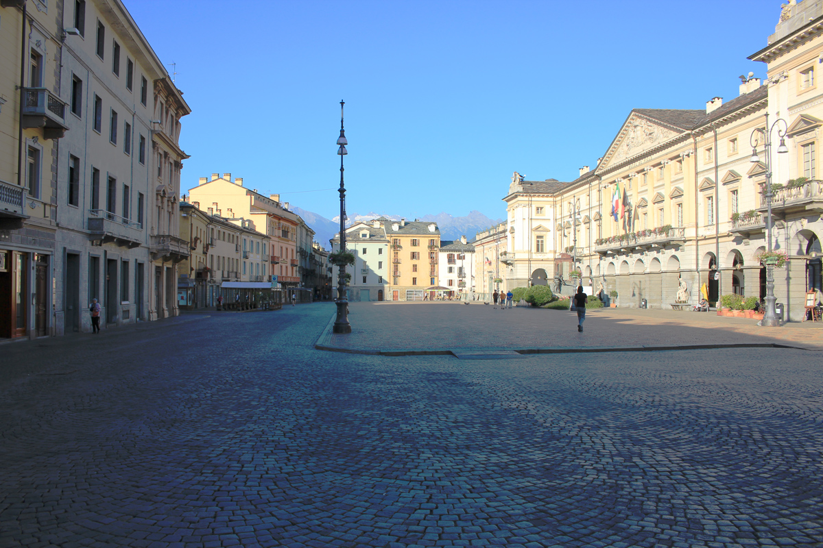 Visiter Aoste place centrale