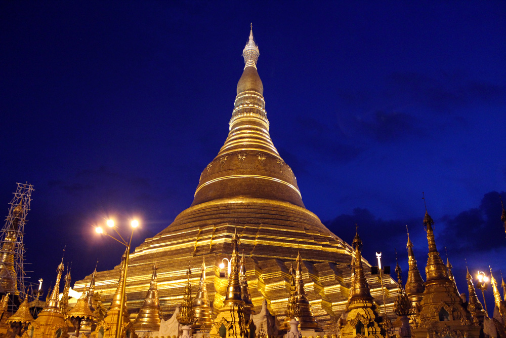 Yangon pagode Shwedagon nuit